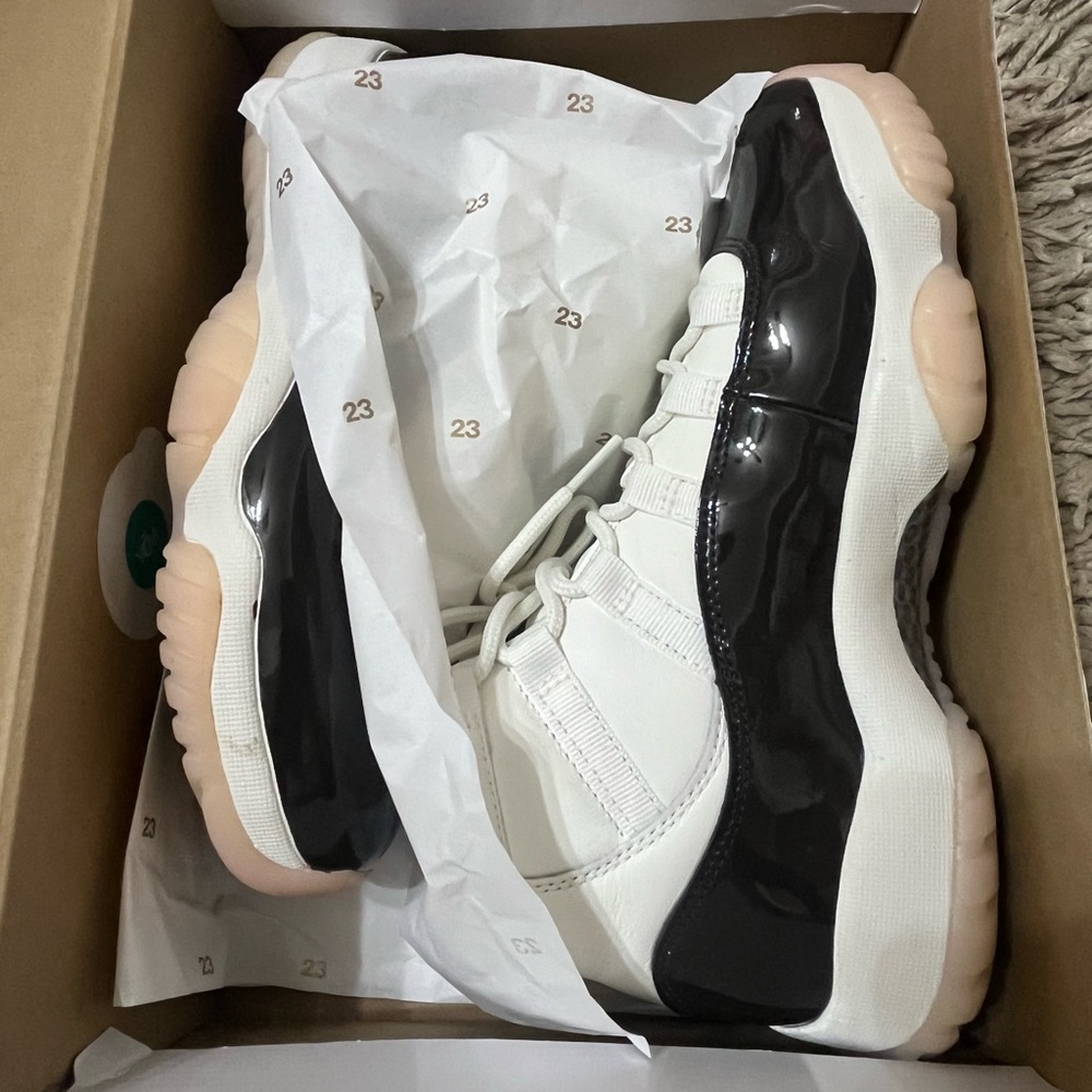 Woman’s Jordan retro 11’s